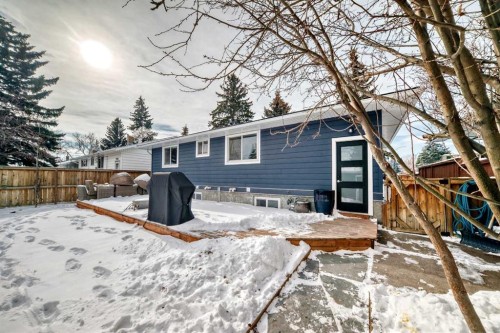 3304 46 Street Sw, Calgary, AB - Outdoor