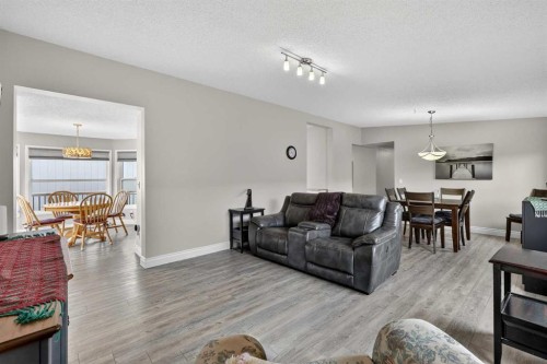 11 Doubletree Way, Strathmore, AB 