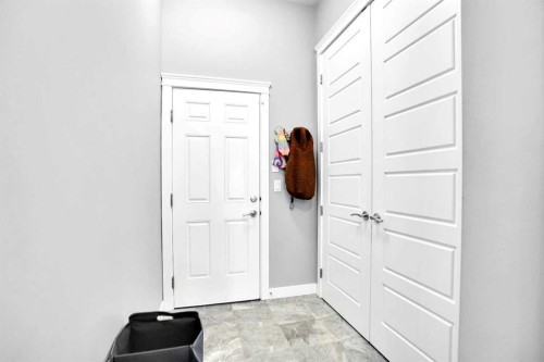 3 Muirfield Close, Lyalta, AB - Indoor Photo Showing Other Room