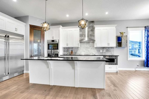 3 Muirfield Close, Lyalta, AB - Indoor Photo Showing Kitchen With Stainless Steel Kitchen With Upgraded Kitchen