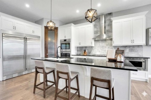3 Muirfield Close, Lyalta, AB - Indoor Photo Showing Kitchen With Stainless Steel Kitchen With Upgraded Kitchen