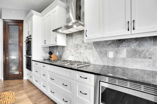3 Muirfield Close, Lyalta, AB - Indoor Photo Showing Kitchen With Upgraded Kitchen