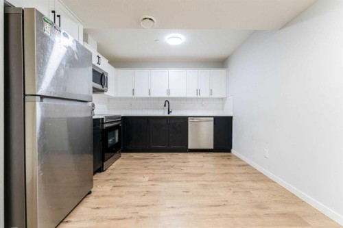 13 Calhoun Crescent Ne, Calgary, AB - Indoor Photo Showing Kitchen