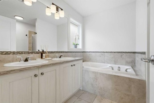 45 Copperpond Avenue Se, Calgary, AB - Indoor Photo Showing Bathroom