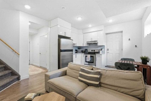 45 Copperpond Avenue Se, Calgary, AB - Indoor