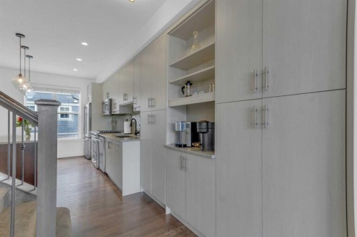 424 Quarry Way Se, Calgary, AB - Indoor Photo Showing Kitchen
