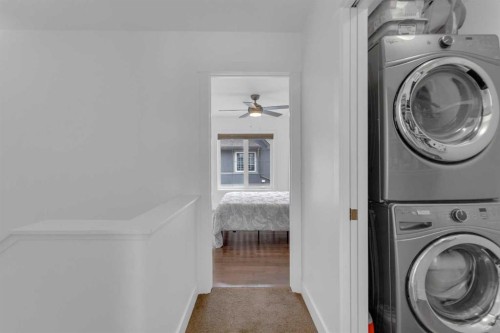 424 Quarry Way Se, Calgary, AB - Indoor Photo Showing Laundry Room