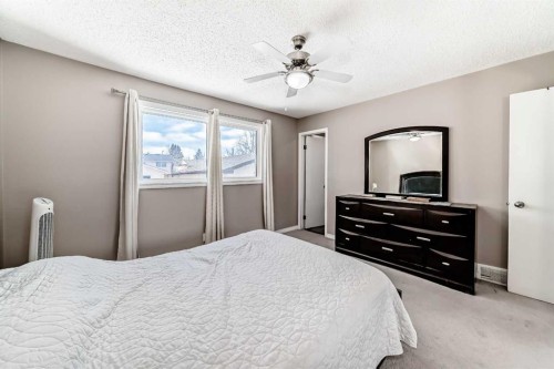 132 Whiteview Close Ne, Calgary, AB - Indoor Photo Showing Bedroom