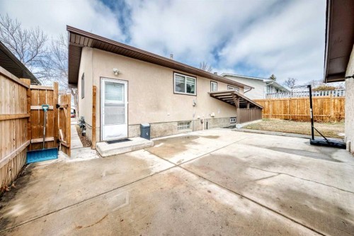 132 Whiteview Close Ne, Calgary, AB - Outdoor