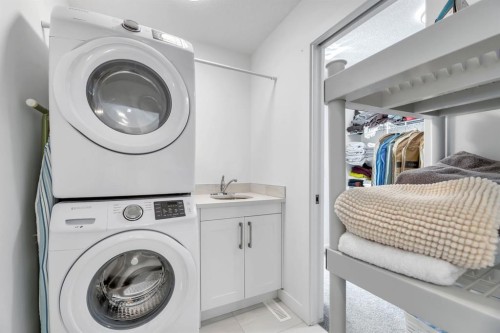 485 Legacy Boulevard Se, Calgary, AB - Indoor Photo Showing Laundry Room