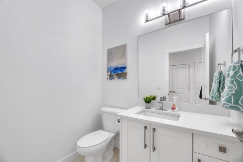 485 Legacy Boulevard Se, Calgary, AB - Indoor Photo Showing Bathroom