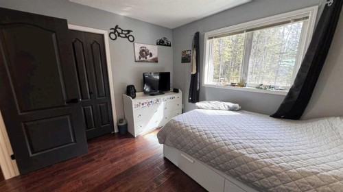 24-32375 Range Road 62, Rural Mountain View County, AB - Indoor Photo Showing Bedroom