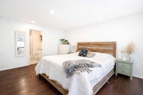 24-32375 Range Road 62, Rural Mountain View County, AB - Indoor Photo Showing Bedroom