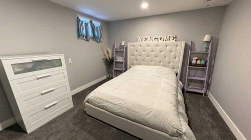 24-32375 Range Road 62, Rural Mountain View County, AB - Indoor Photo Showing Bedroom