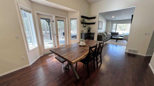 24-32375 Range Road 62, Rural Mountain View County, AB - Indoor Photo Showing Dining Room