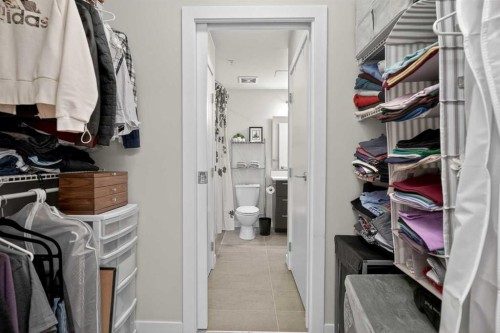 135-721 4 Street Ne, Calgary, AB - Indoor With Storage