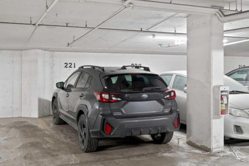 135-721 4 Street Ne, Calgary, AB - Indoor Photo Showing Garage