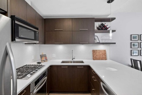 135-721 4 Street Ne, Calgary, AB - Indoor Photo Showing Kitchen With Upgraded Kitchen