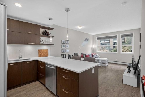 135-721 4 Street Ne, Calgary, AB - Indoor Photo Showing Kitchen