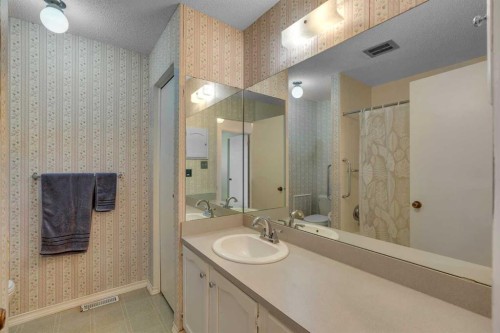 10823 Maplecreek Drive Se, Calgary, AB 