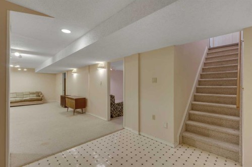 10823 Maplecreek Drive Se, Calgary, AB 