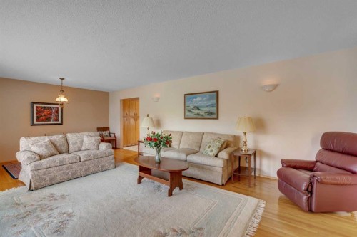 10823 Maplecreek Drive Se, Calgary, AB 