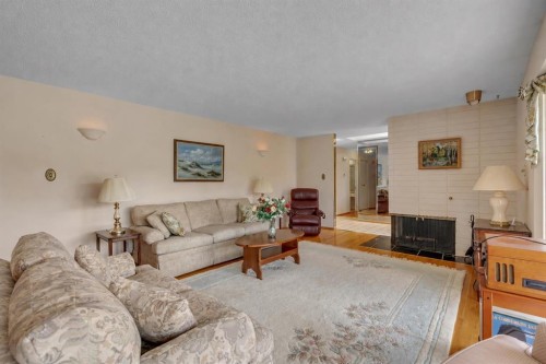 10823 Maplecreek Drive Se, Calgary, AB 