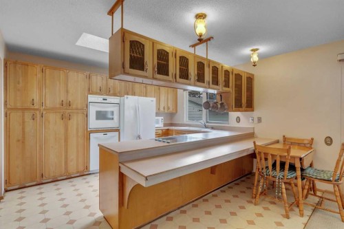 10823 Maplecreek Drive Se, Calgary, AB 