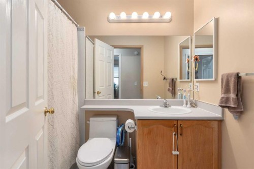 135 Covewood Close Ne, Calgary, AB - Indoor Photo Showing Bathroom