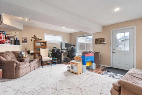 135 Covewood Close Ne, Calgary, AB - Indoor