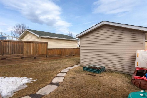 135 Covewood Close Ne, Calgary, AB - Outdoor