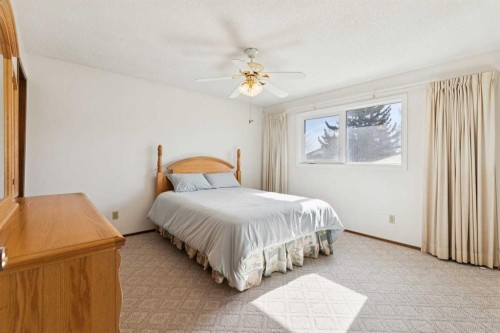 2627 126 Avenue Sw, Calgary, AB - Indoor Photo Showing Bedroom