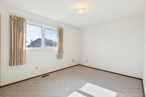 2627 126 Avenue Sw, Calgary, AB - Indoor Photo Showing Other Room