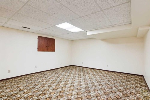 2627 126 Avenue Sw, Calgary, AB - Indoor