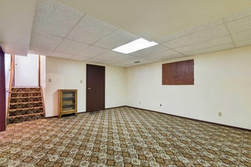 2627 126 Avenue Sw, Calgary, AB - Indoor