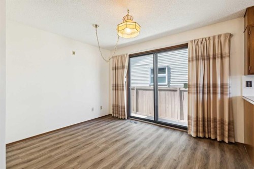 2627 126 Avenue Sw, Calgary, AB - Indoor Photo Showing Other Room