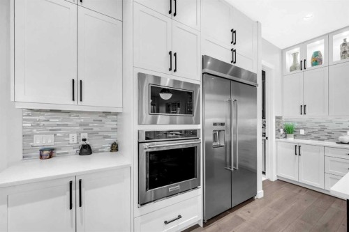 134 Corner Meadows Common Ne, Calgary, AB - Indoor Photo Showing Kitchen With Upgraded Kitchen