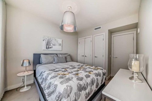 1723-222 Riverfront Avenue Sw, Calgary, AB - Indoor Photo Showing Bedroom