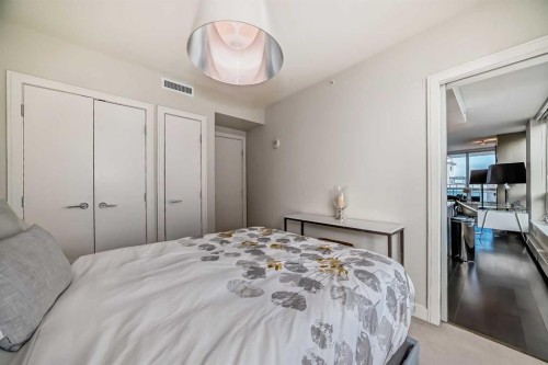 1723-222 Riverfront Avenue Sw, Calgary, AB - Indoor Photo Showing Bedroom
