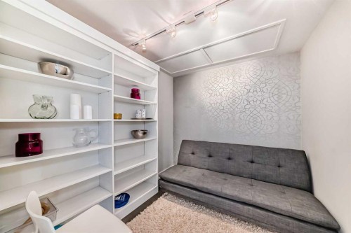 1723-222 Riverfront Avenue Sw, Calgary, AB - Indoor Photo Showing Other Room