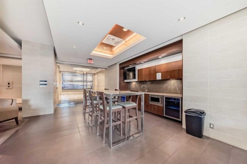 1723-222 Riverfront Avenue Sw, Calgary, AB - Indoor