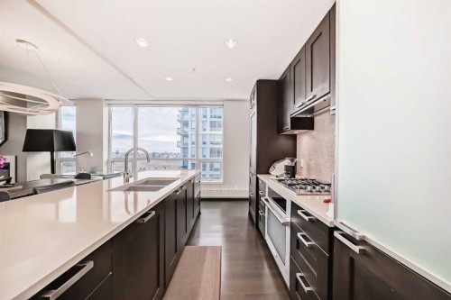 1723-222 Riverfront Avenue Sw, Calgary, AB - Indoor Photo Showing Kitchen With Double Sink With Upgraded Kitchen