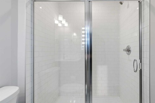 592 Dawson Drive, Chestermere, AB - Indoor Photo Showing Bathroom