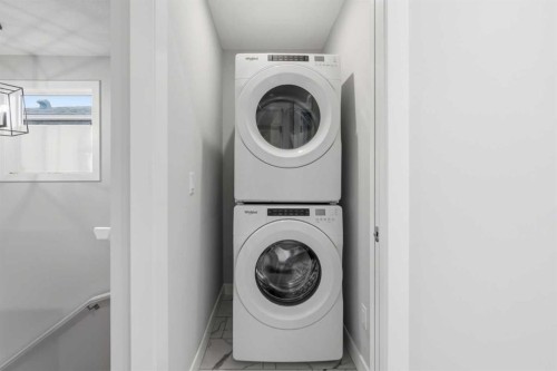 592 Dawson Drive, Chestermere, AB - Indoor Photo Showing Laundry Room