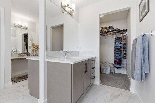 3 Sundown Crescent, Cochrane, AB - Indoor Photo Showing Other Room