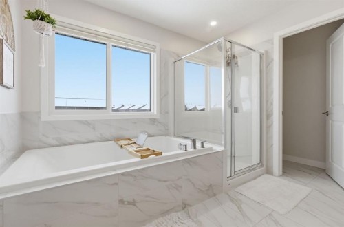 3 Sundown Crescent, Cochrane, AB - Indoor Photo Showing Bathroom