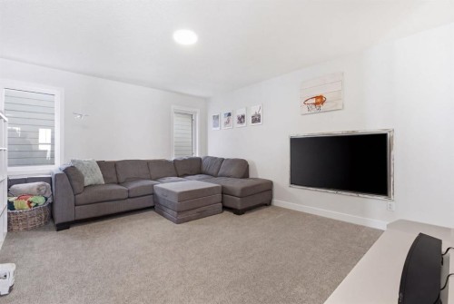 3 Sundown Crescent, Cochrane, AB - Indoor Photo Showing Living Room