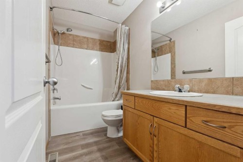 111 Luxstone Crescent Sw, Airdrie, AB - Indoor Photo Showing Bathroom