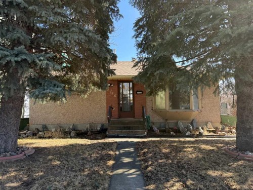 2716 45 Street Sw, Calgary, AB - Outdoor
