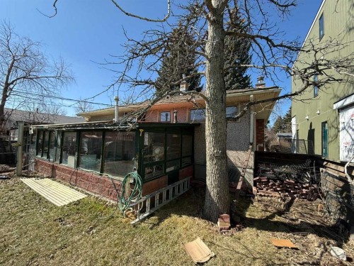 2716 45 Street Sw, Calgary, AB - Outdoor